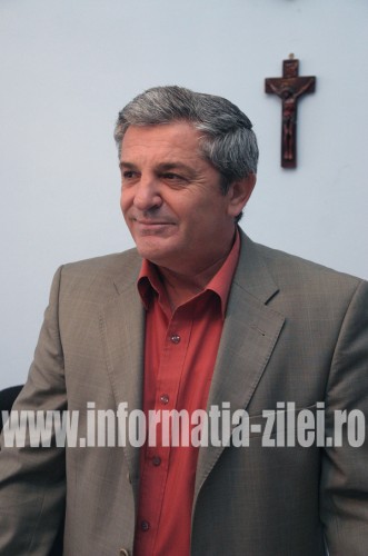 Primarul Vasile Mitrasca este preocupat de soarta invatamantului din Tasnad