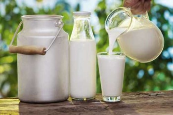 Un grup de parlamentari propune reducerea TVA la laptele pentru consum