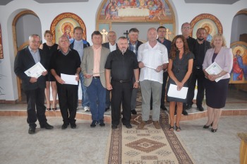 Participanții la programul social au primit diplome din partea parohiei, protopopiatului și a Primăriei Vetiș