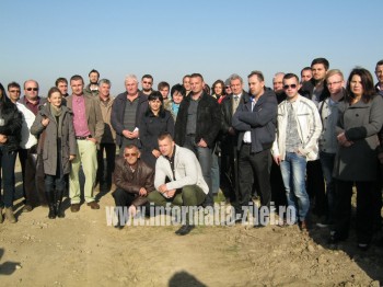 Participanţi la întâlnirea de la Ciuperceni a cultivatorilor de Goji din România
