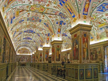 Interior de muzeu la Vatican