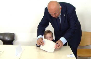 Dorel Coica a votat cu nepotelul de doi anisori