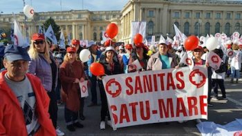 Reprezentanti ai Sanitas Satu Mare, la mitingul din Bucuresti