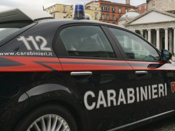 Masina carabinierilor in cartierul romilor